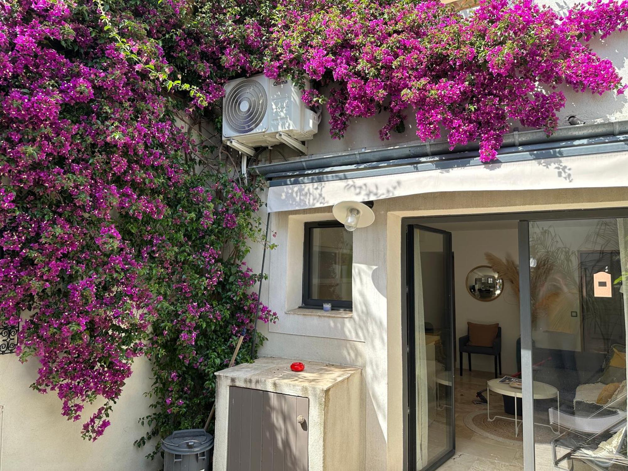 Appartements 3 Etoiles Terrasse Ou Patio Intra-Muros Aigues-Mortes Dış mekan fotoğraf